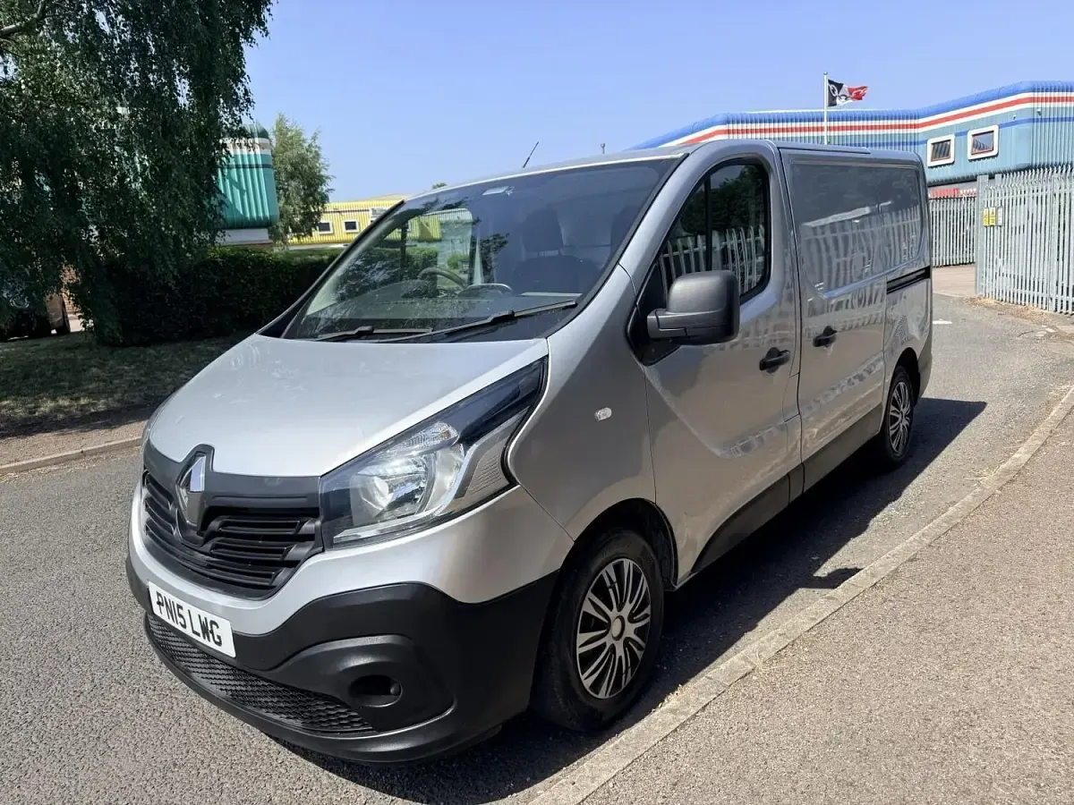 Used Renault Trafic Business 2015 Silver MPV