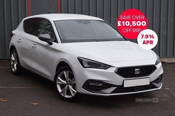 White New 2025 Seat Leon FR Hatchback | £25,995 (Expensive) - Image 1/4