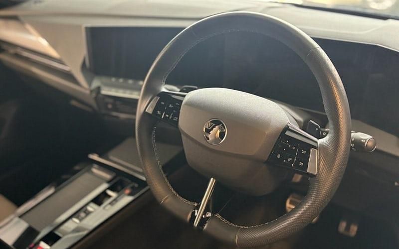 Used Vauxhall Astra S 131 HP (96 kW) 2024 Black Estate