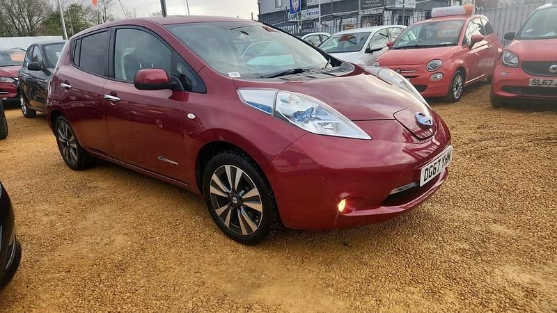 Used Nissan Leaf Tekna 80 kW (109 HP) 2017 Red Hatchback