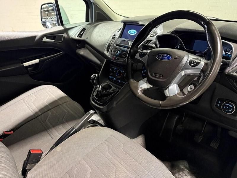 Used Ford Transit Connect Limited 120 HP (88 kW) 2017 Silver MPV