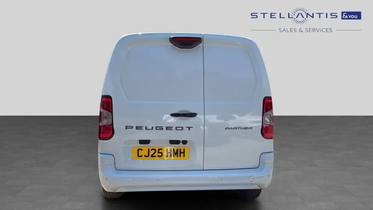 Used Peugeot Partner 129 HP (94 kW) 2025 White MPV