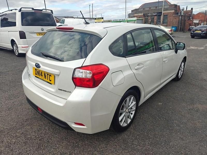 Used Subaru Impreza 114 HP (83 kW) 2014 White Hatchback