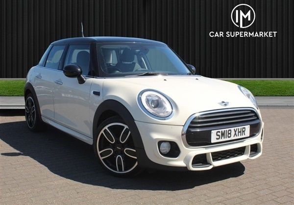 White Used 2018 Mini Cooper Hatch Hatchback | £9,985 (Fair price) - Image 1/1