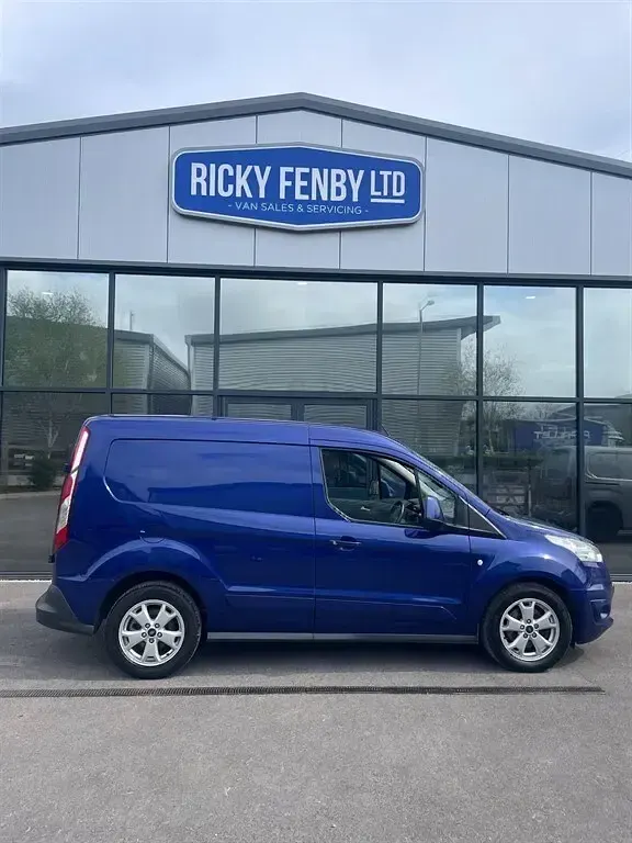 Used Ford Transit Connect Limited 120 HP (88 kW) 2017 Blue MPV