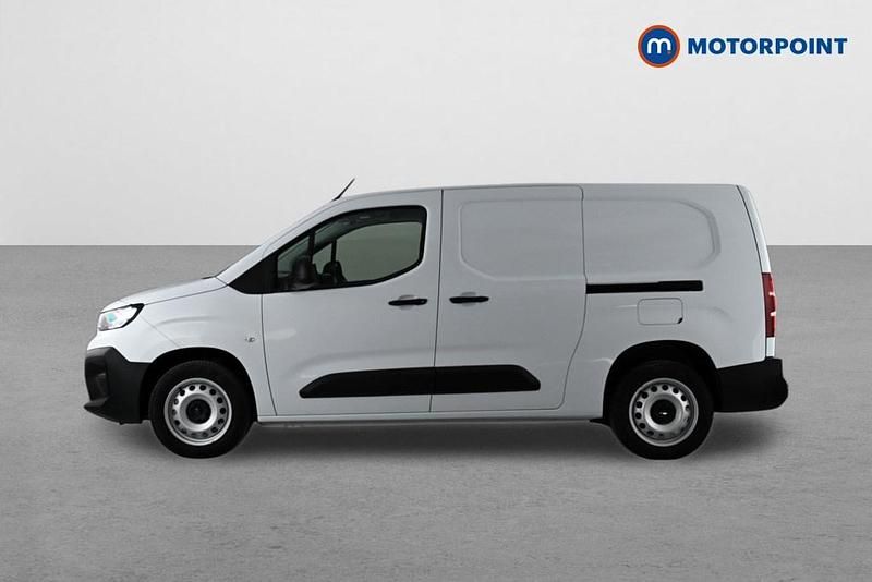 New Citroën Berlingo 100 HP (73 kW) 2026 White MPV
