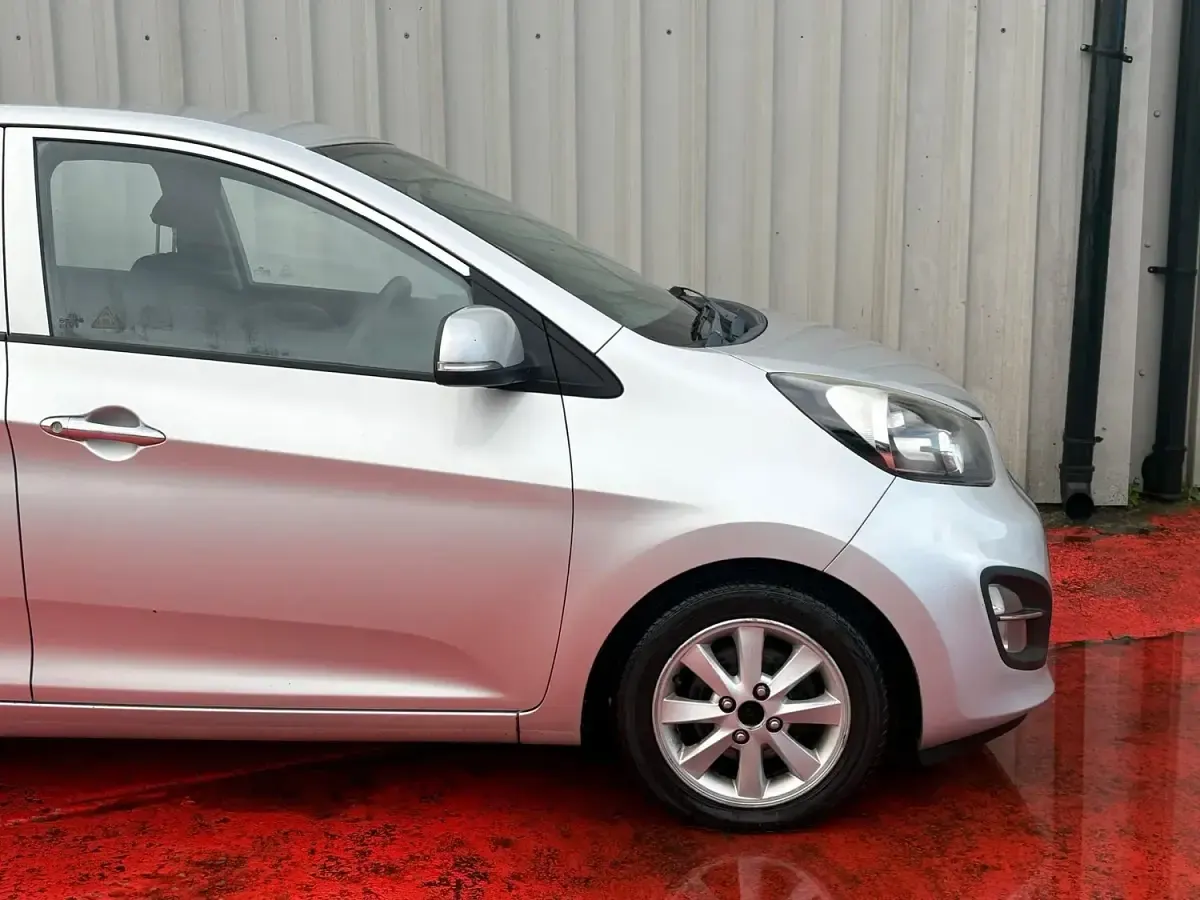 Used Kia Picanto 85 HP (62 kW) 2012 Silver Hatchback