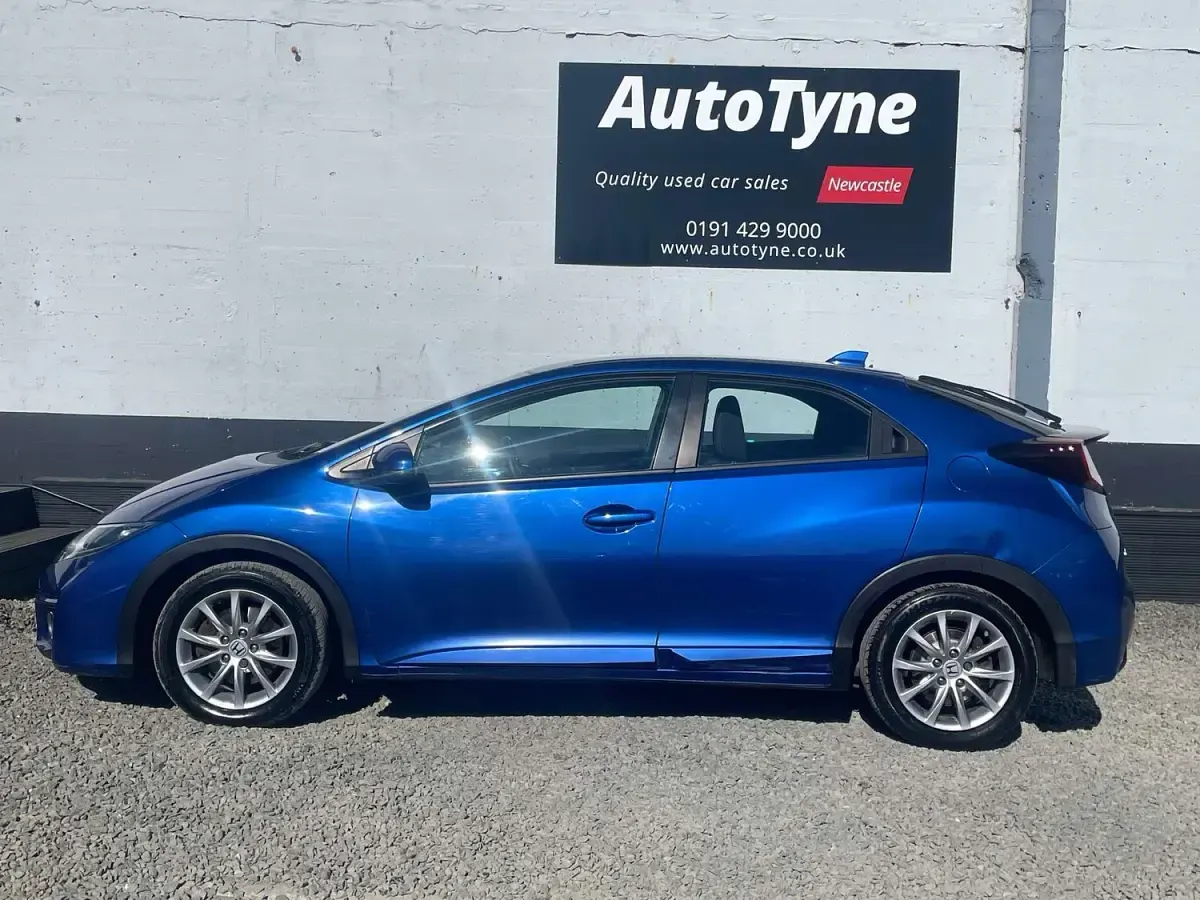 Used Honda Civic SE 2015 Blue Hatchback