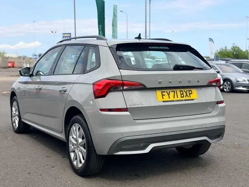 Begagnad Skoda Kamiq SE 2021 Grå SUV