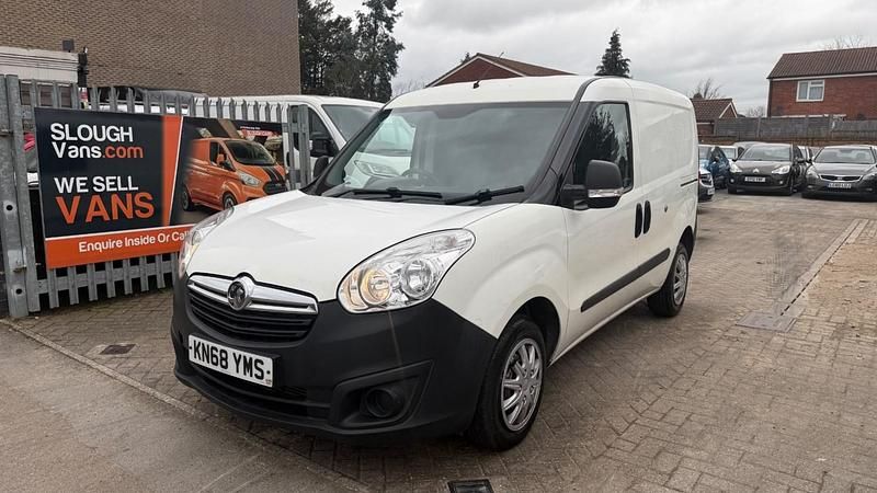 Used Vauxhall Combo 95 HP (69 kW) 2018 White MPV