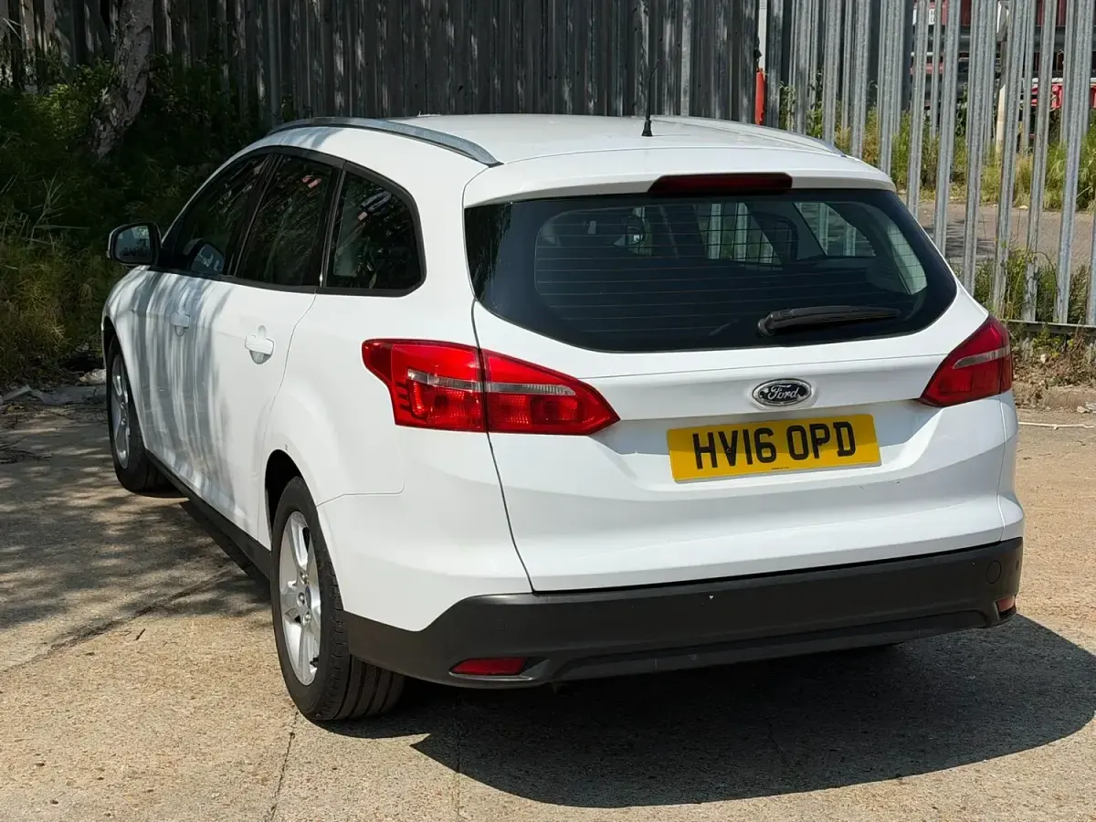 Used Ford Focus Style 120 HP (88 kW) 2016 White Estate