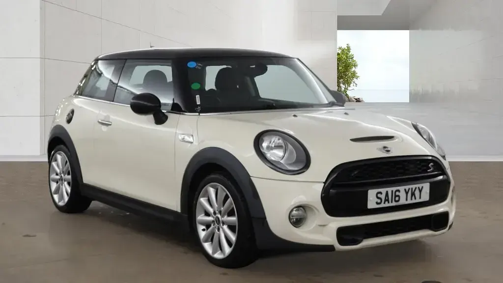 Begagnad Mini Cooper S Hatch 2016 Vit Halvkombi