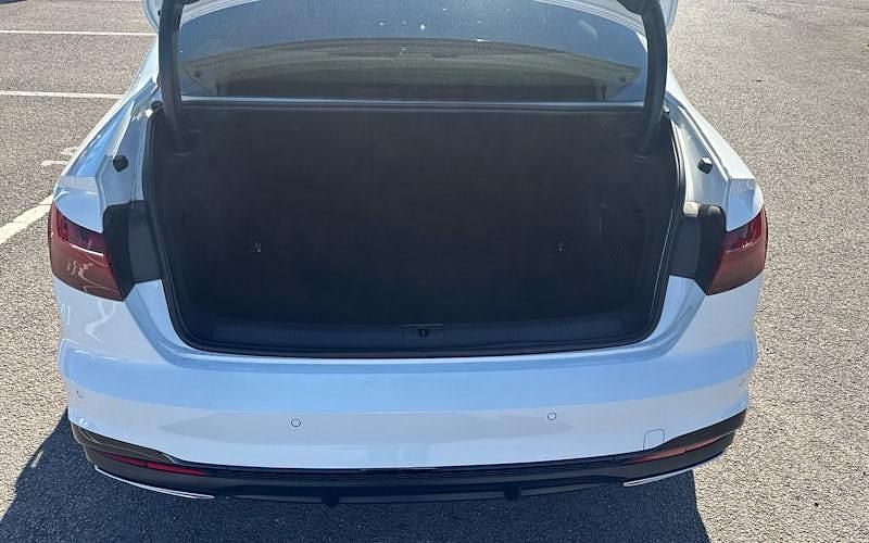 Gebraucht Audi A4 Black Edition 150 PS (110 kW) 2021 Limousine
