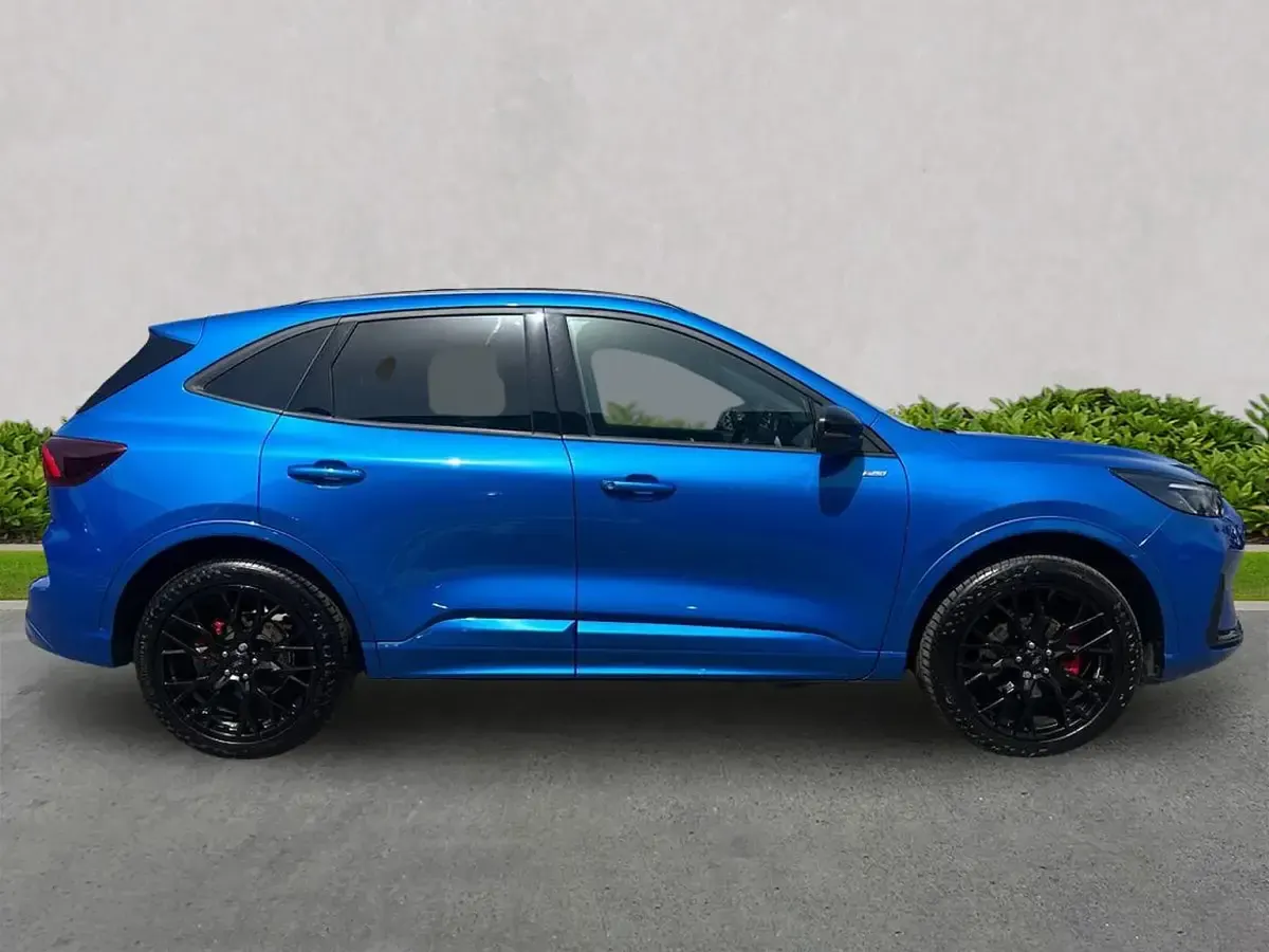 Used Ford Kuga ST-Line X 243 HP (178 kW) 2025 Desert island blue (metallic) SUV