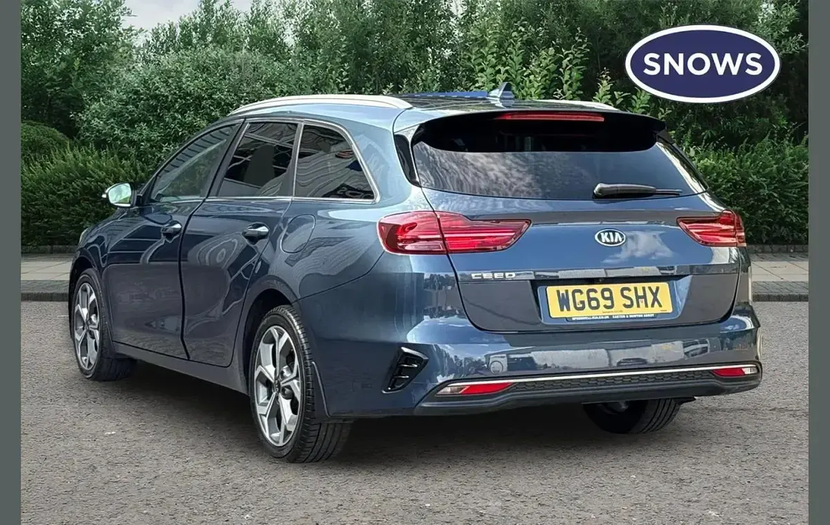 Used Kia Ceed 114 HP (83 kW) 2020 Blue Hatchback