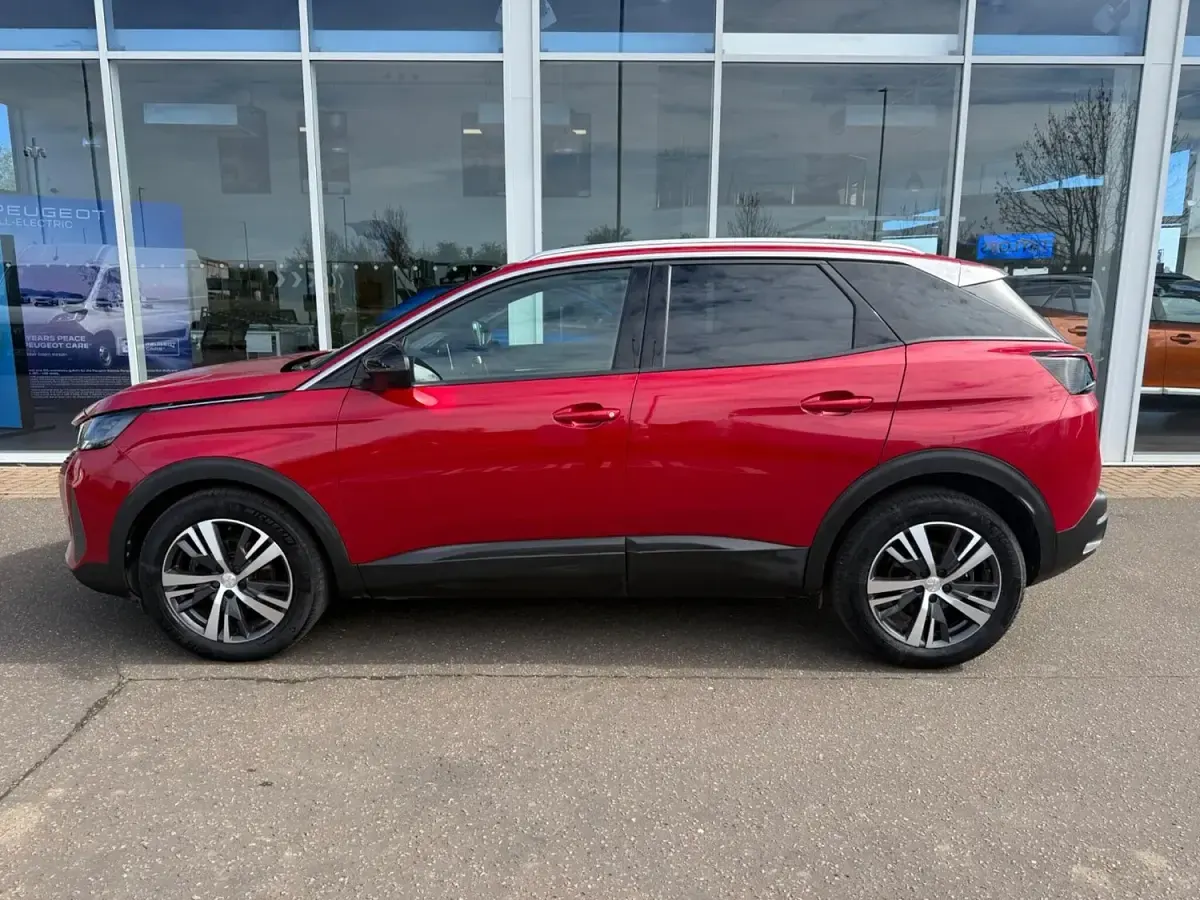 Used Peugeot 3008 Active+ 131 HP (96 kW) 2023 Red SUV