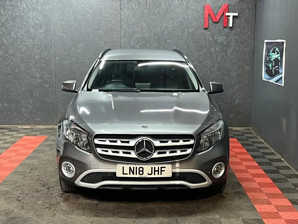 Used Mercedes GLA200 Executive 156 HP (114 kW) 2018 Grey SUV