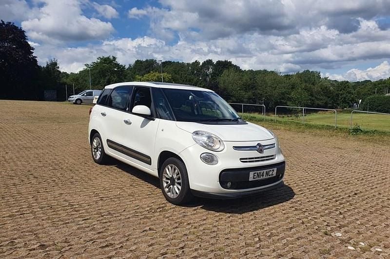 White Used 2014 Fiat 500L Lounge MPV | £2,595 (Super price) - Image 1/1