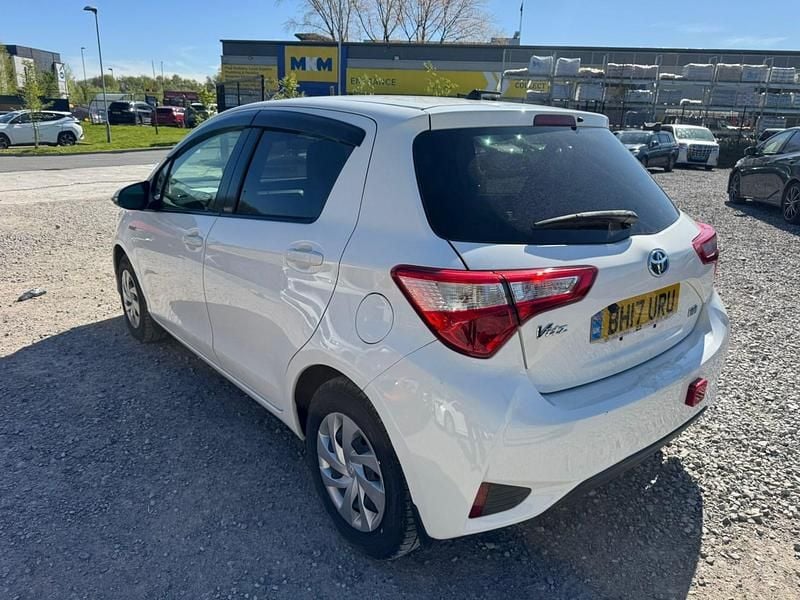 Usado Toyota Vitz 2026 Blanco Utilitario