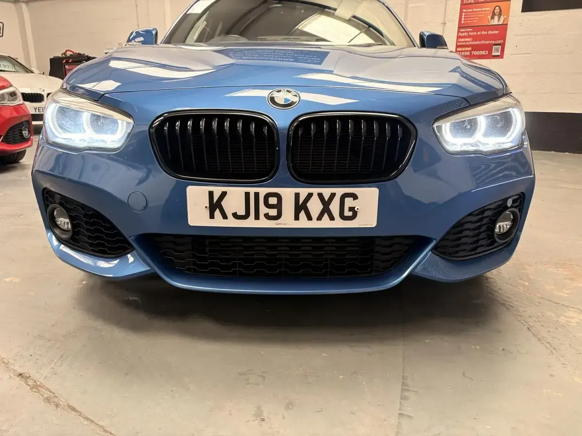 Used BMW 118 Efficient Dynamics 134 HP (98 kW) 2019 Blue Hatchback