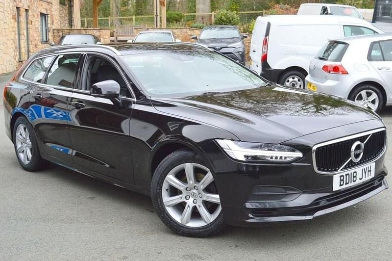Used Volvo V90 Momentum 190 HP (139 kW) 2018 Black Estate