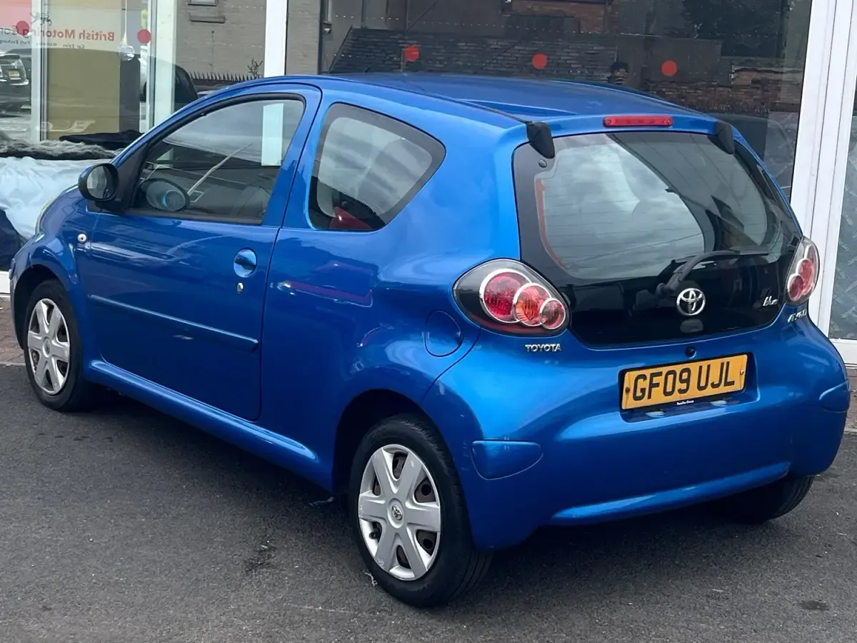Used Toyota Aygo 2009 Blue Hatchback