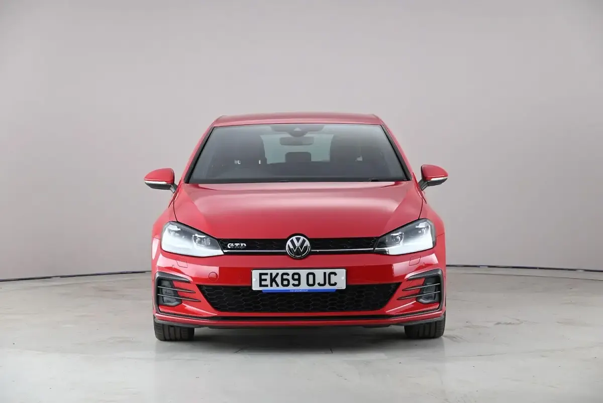 Used VW Golf VII GTD 184 HP (135 kW) 2019 Red Hatchback