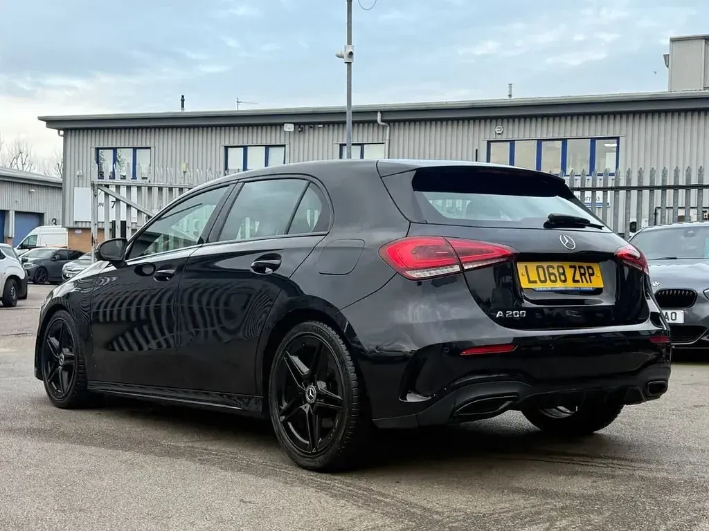 Begagnad Mercedes A200 Executive 2018 Svart Halvkombi