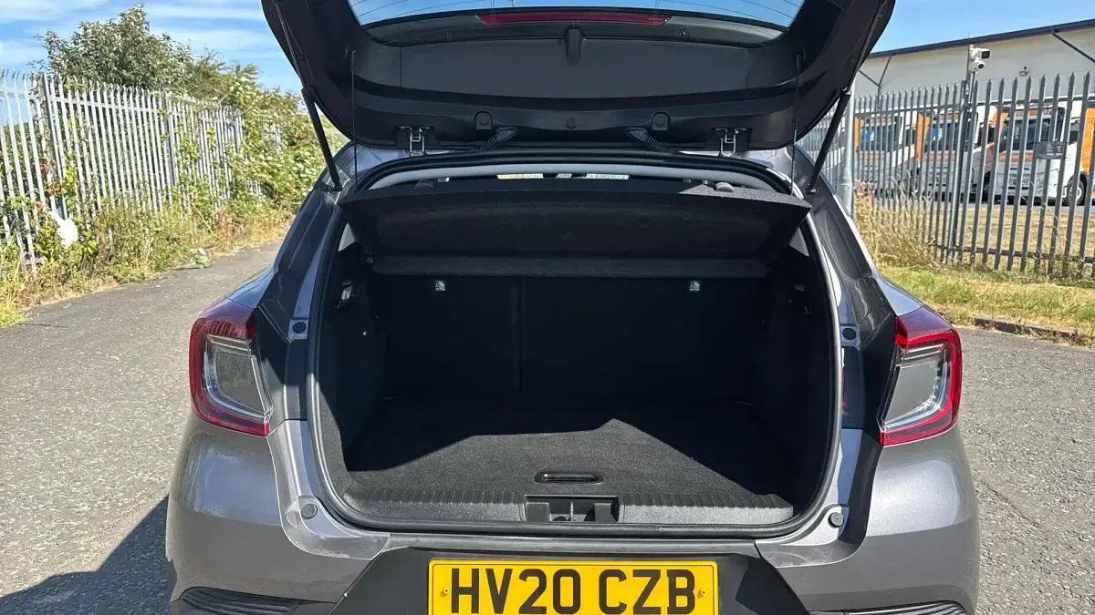 Used Renault Captur Iconic 100 HP (73 kW) 2020 Grey/black SUV
