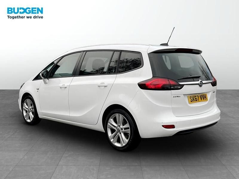 Used Vauxhall Zafira Tourer SRi 140 HP (102 kW) 2018 White MPV