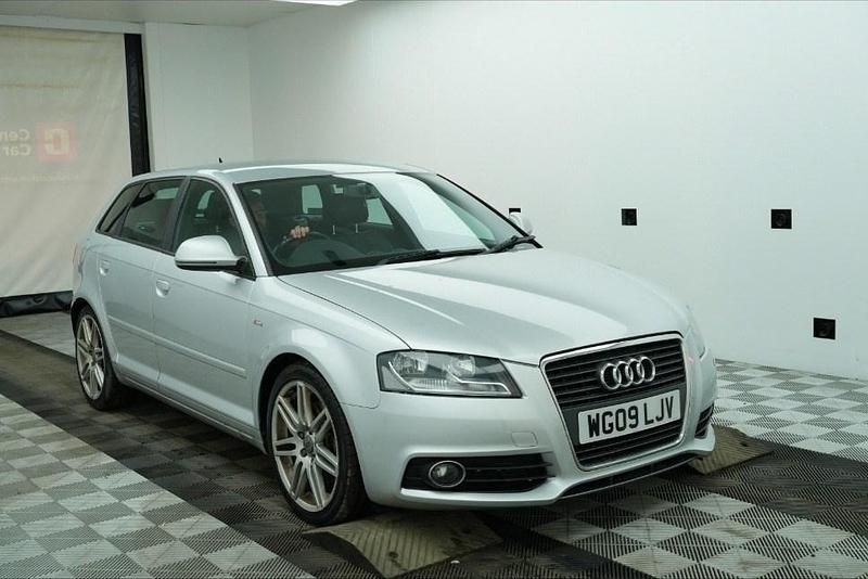 Begagnad Audi A3 S-Line 2009 Silver Halvkombi