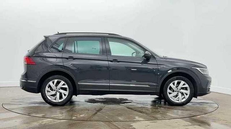 Used VW Tiguan Life 150 HP (110 kW) 2021 Urano grey SUV