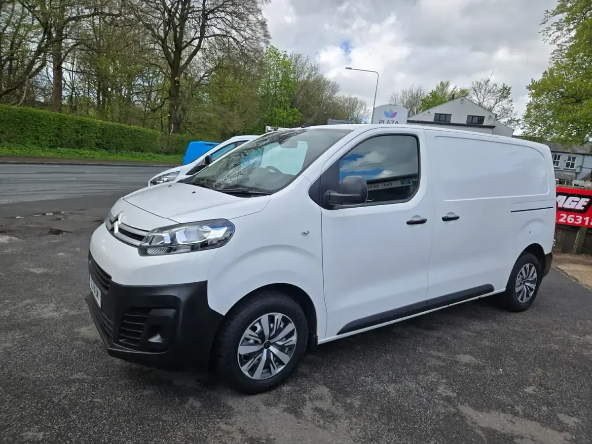 Usado Citroën Dispatch 2023 Blanco Monovolumen