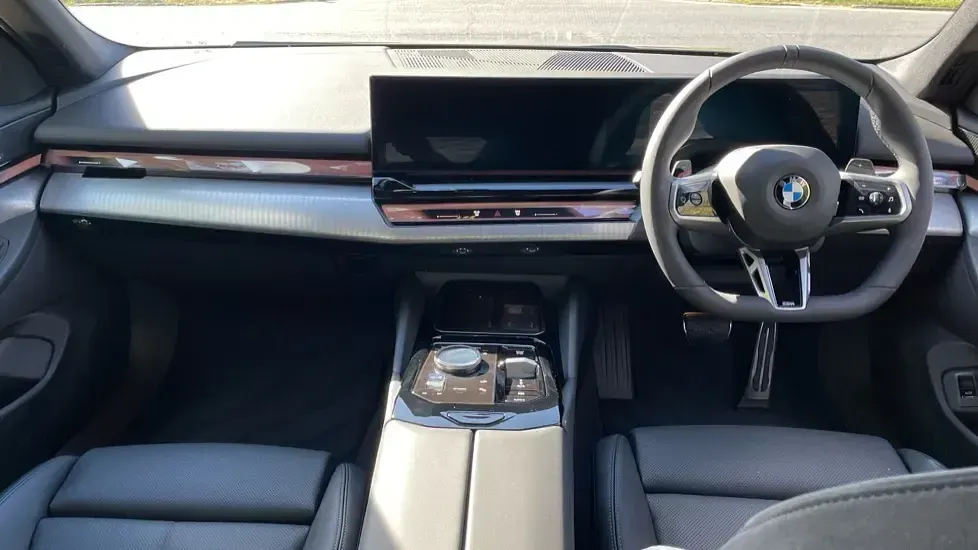Usado BMW 520 M Sport 208 CV (152 kW) 2025 Gris Berlina