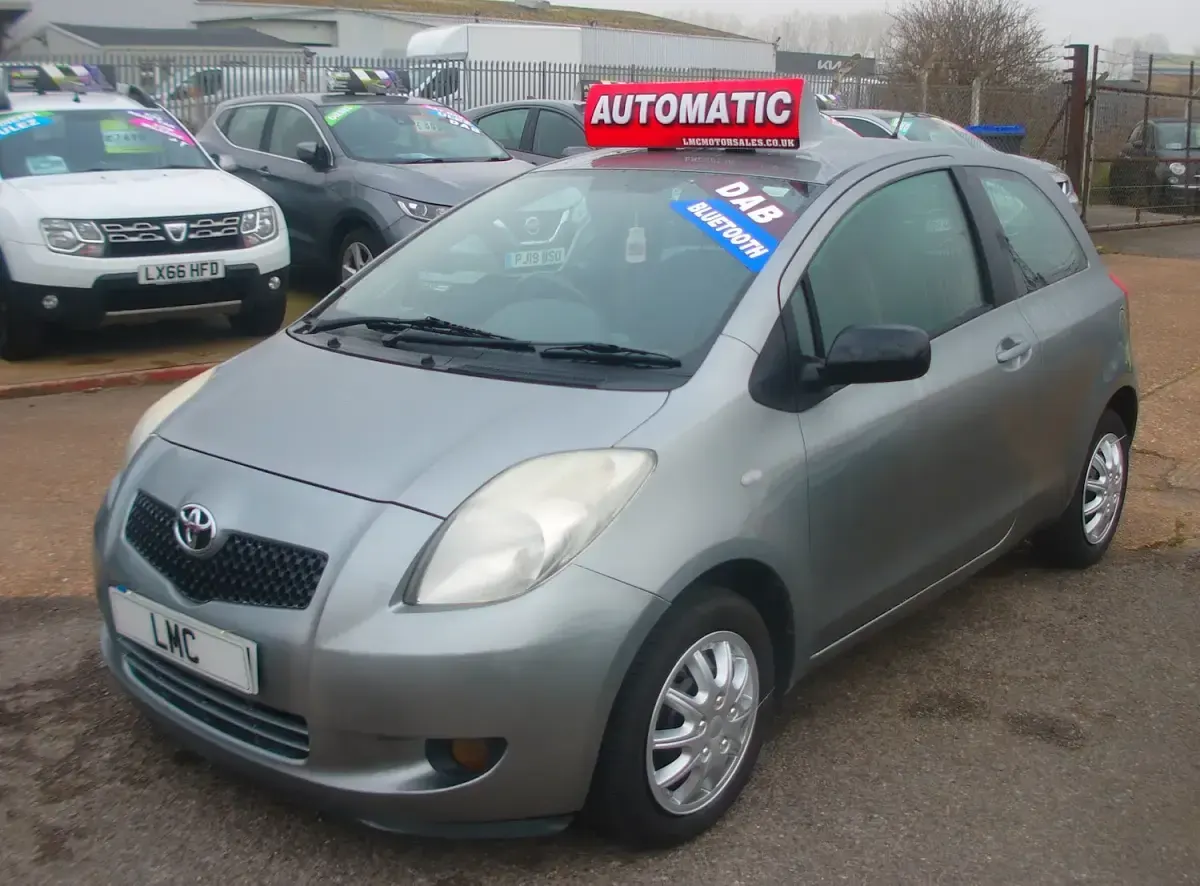 Used Toyota Yaris T3 87 HP (63 kW) 2007 Silver Hatchback