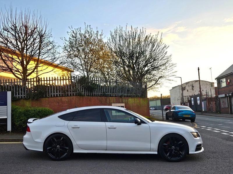Used Audi A7 2013 White Hatchback