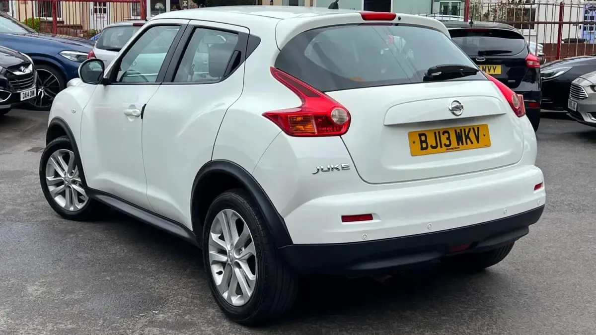 Gebraucht Nissan Juke Acenta 117 PS (86 kW) 2013 Weiß SUV