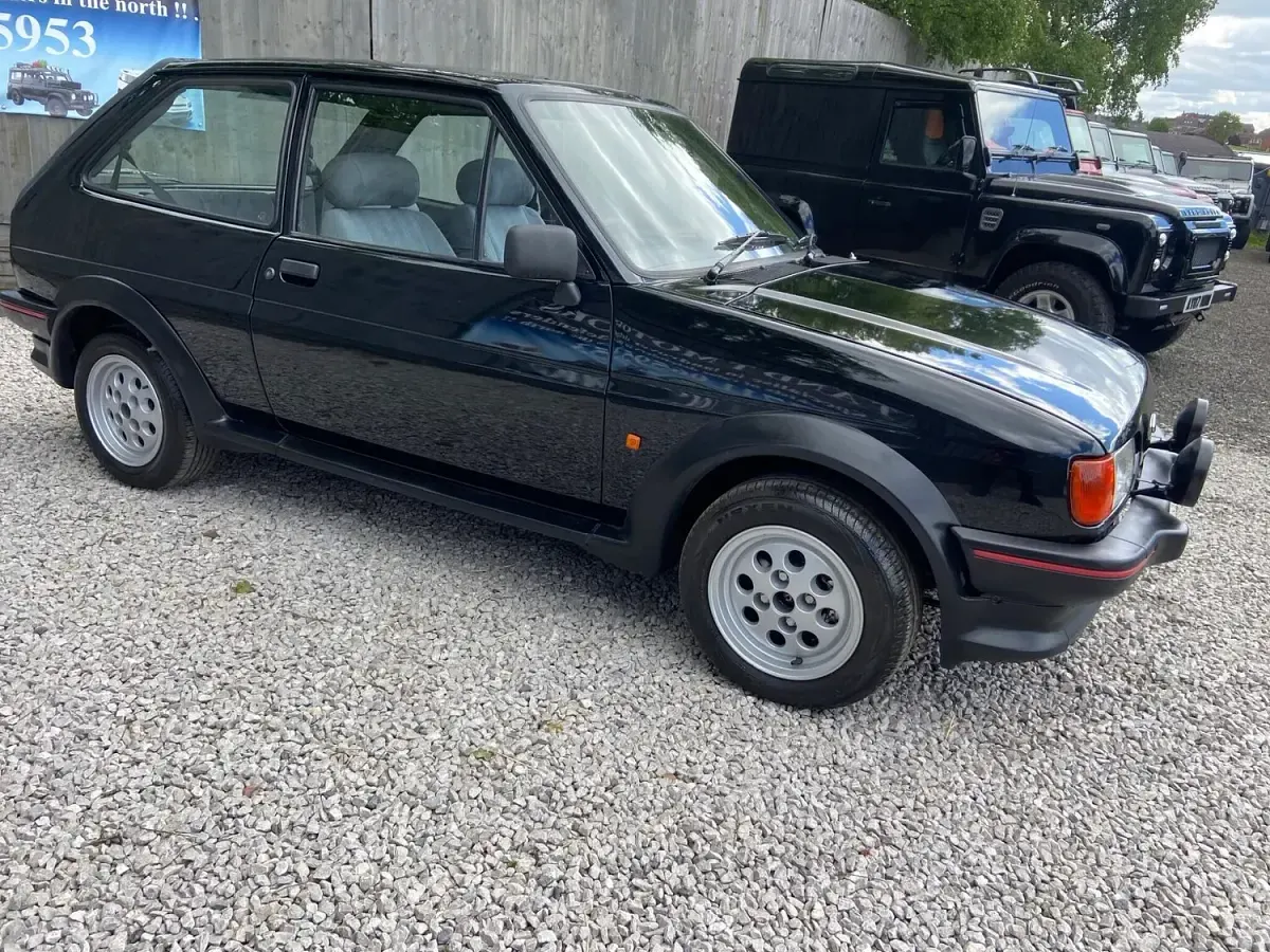Used Ford Fiesta 95 HP (69 kW) 1988 Grey Hatchback