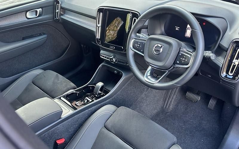 Usado Volvo XC40 Plus 197 HP (144 kW) 2026 SUV