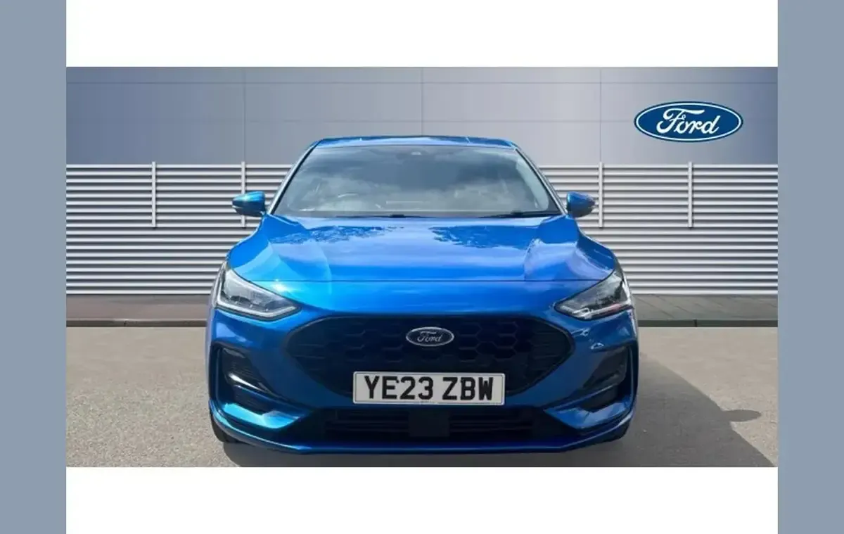 Used Ford Focus ST-Line X 155 HP (114 kW) 2023 Blue Hatchback