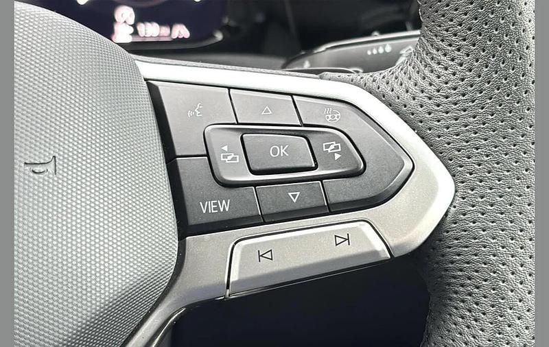 Used VW Golf VIII R-line 150 HP (110 kW) 2024 Black Hatchback