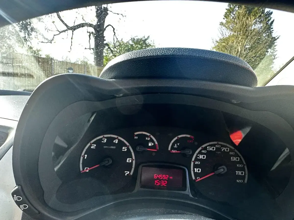 Usado Ford Ka S 69 CV (50 kW) 2014 Rojo Utilitario