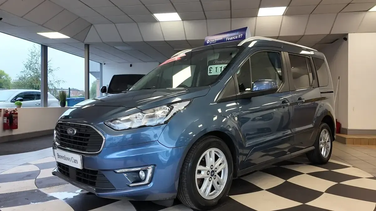 Used Ford Tourneo Connect Titanium 120 HP (88 kW) 2020 Blue MPV
