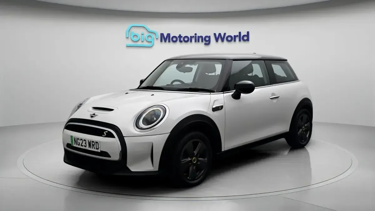 Used Mini Cooper S Hatch 135 kW (184 HP) 2023 White Hatchback