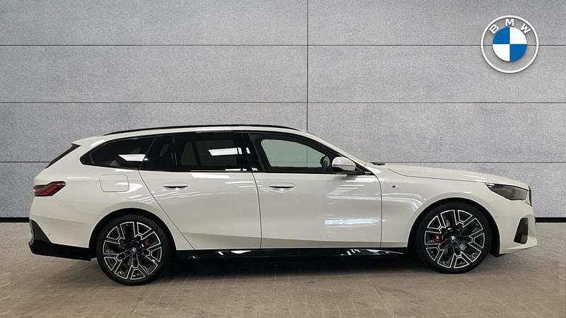 Used BMW 530e M Sport 295 HP (216 kW) 2024 White Estate