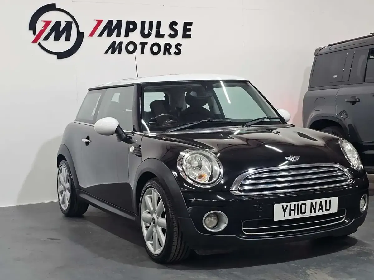 Usado Mini Cooper Hatch 2010 Negro Utilitario