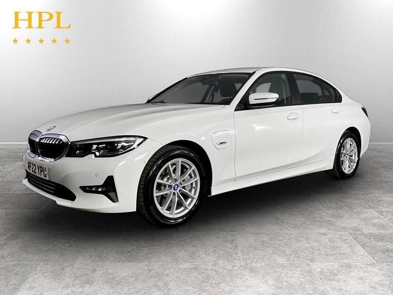 Begagnad BMW 330e Comfort Edition 288 HK (211 kW) 2022 Vit Sedan