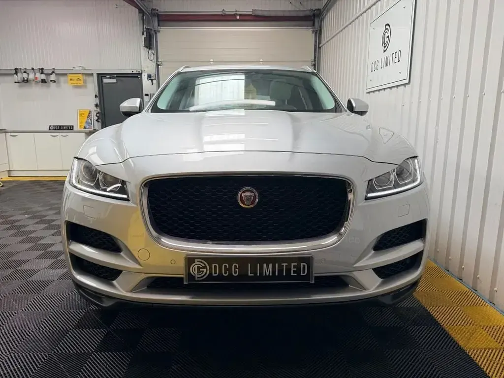Usado Jaguar F-Pace Portfolio 2016 Prateado SUV