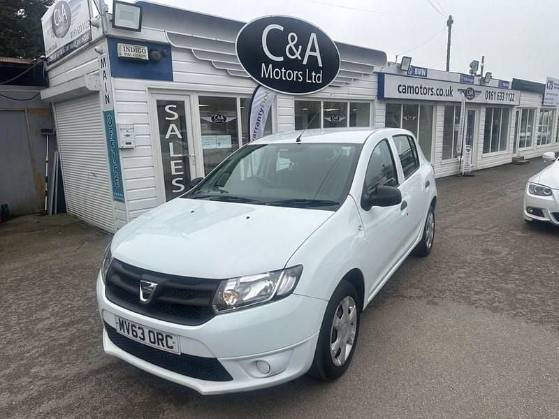Second-hand Dacia Sandero Ambiance 75 CP (55 kW) 2013 Alb Hatchback