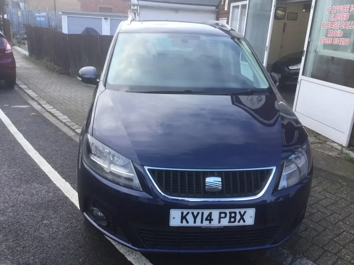 Usado Seat Alhambra Ecomotive 140 HP (102 kW) 2014 Azul Monovolume